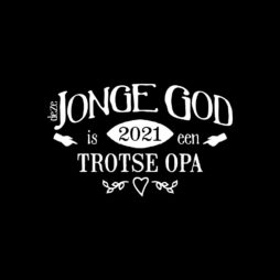 TM-04-000 print T-shirt Deze JONGE GOD is een TROTSE OPA T-code T-shirts cadeaus